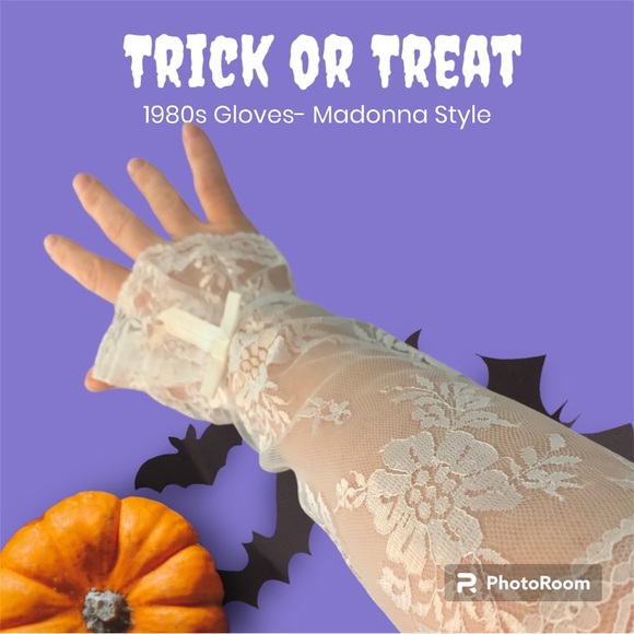 Long Ruffles Lace Gloves/ 1980s - Picture 1 of 6